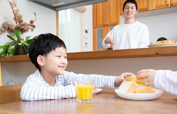 カウンター　キッチン　メリット　部屋全体の様子を見渡せる